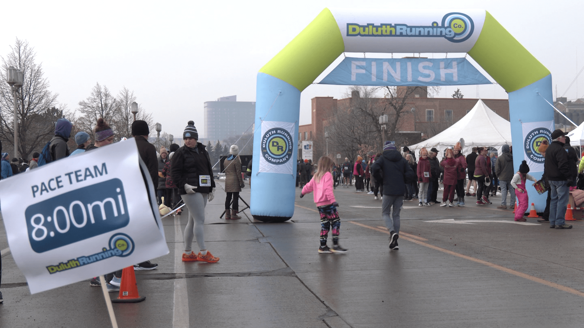 A picture for the Thanksgiving Day race hosted by Duluth Running Company