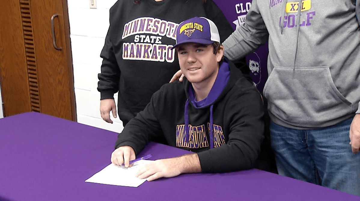 Cloquet Karson Patten signing his national letter of intent to play collegiate golf for Minnesota State Mankato