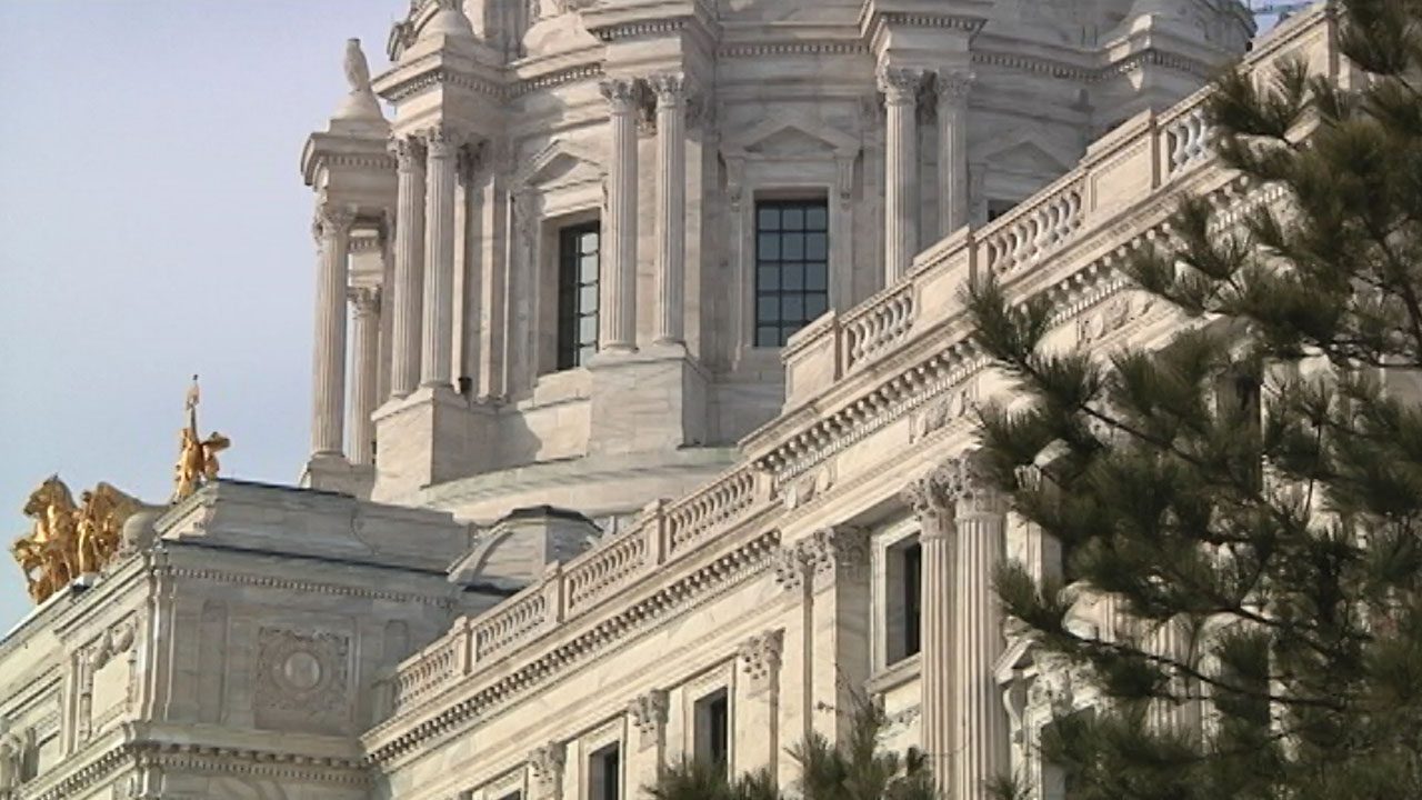 tight shot of the Minnesota State Capitol