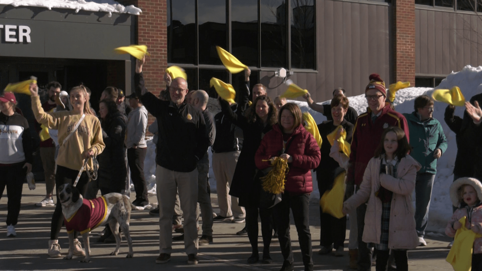 UMD wbb return cheer