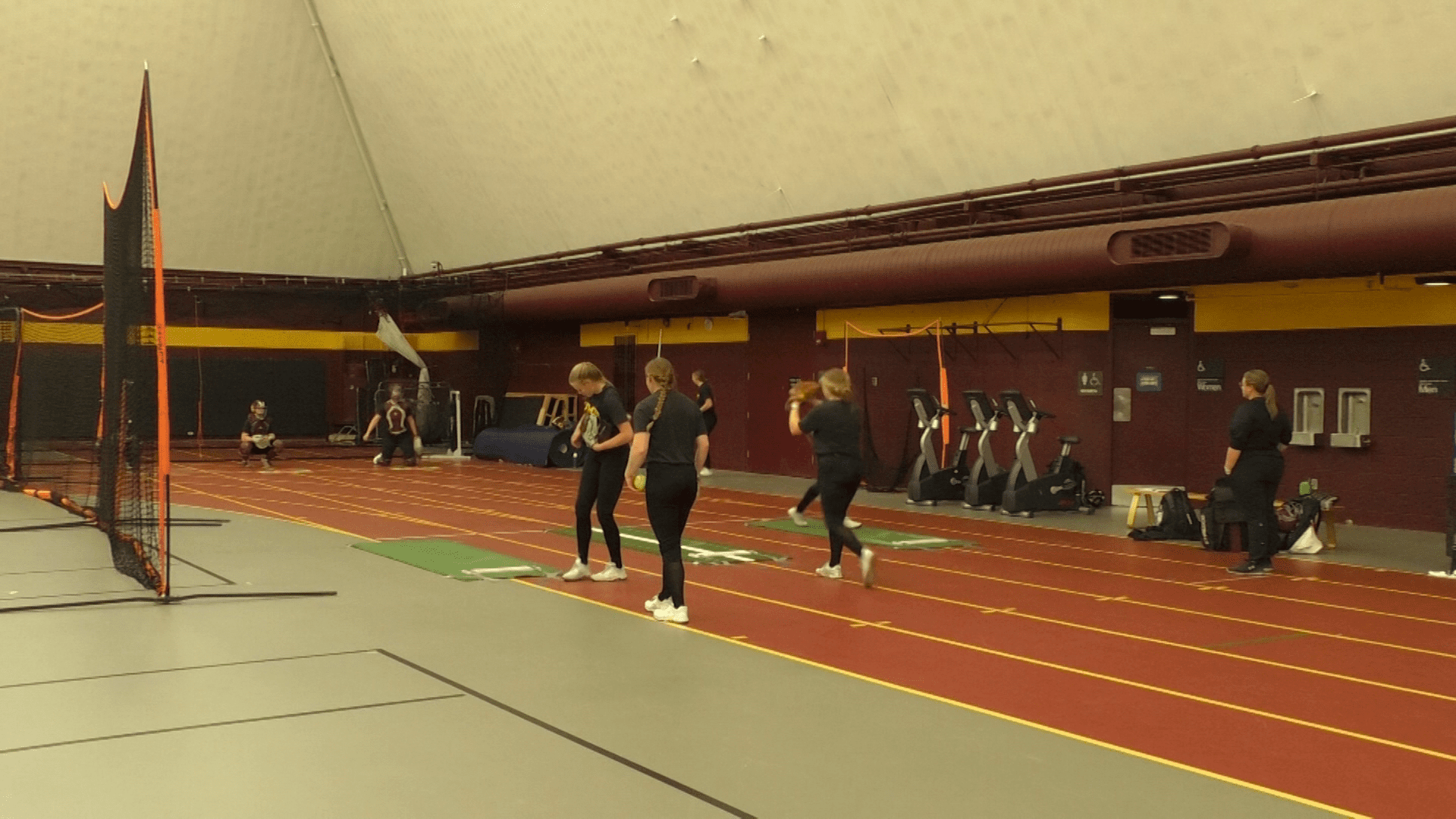 UMD Softball Practicing