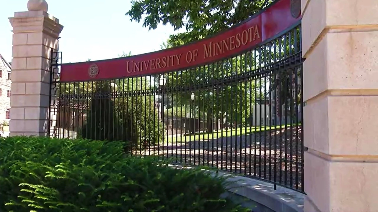 A University of Minnesota sign