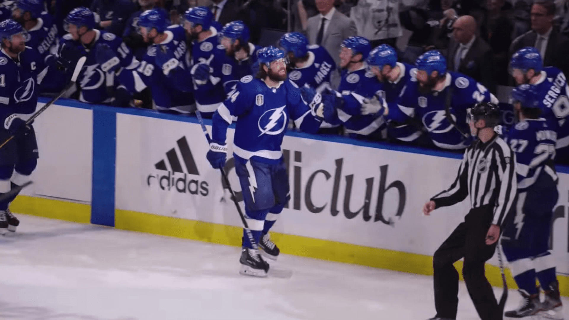 Lightning trade Pat Maroon to Minnesota Wild