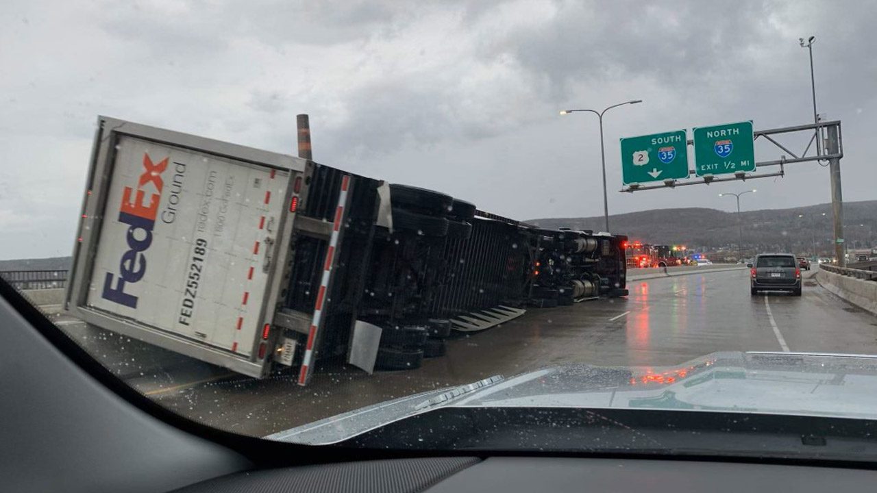 Portion of Bong Bridge closed due to semi-truck accident – WDIO