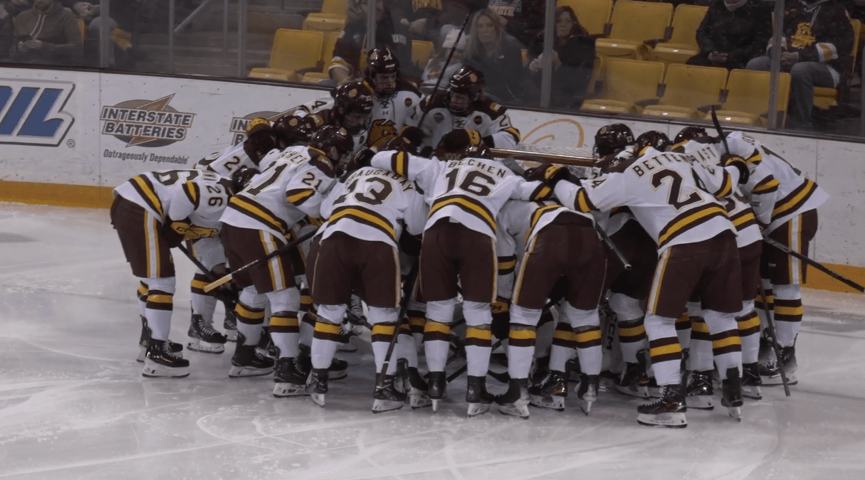 UMD mens hockey.